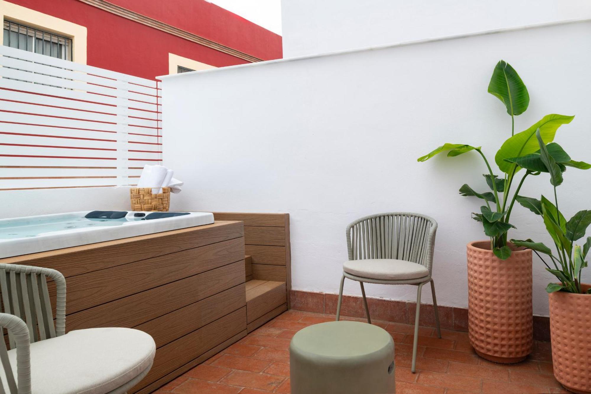 Magno Apartments Santa Clara - Private Terraces With Jacuzzi 세비야 외부 사진