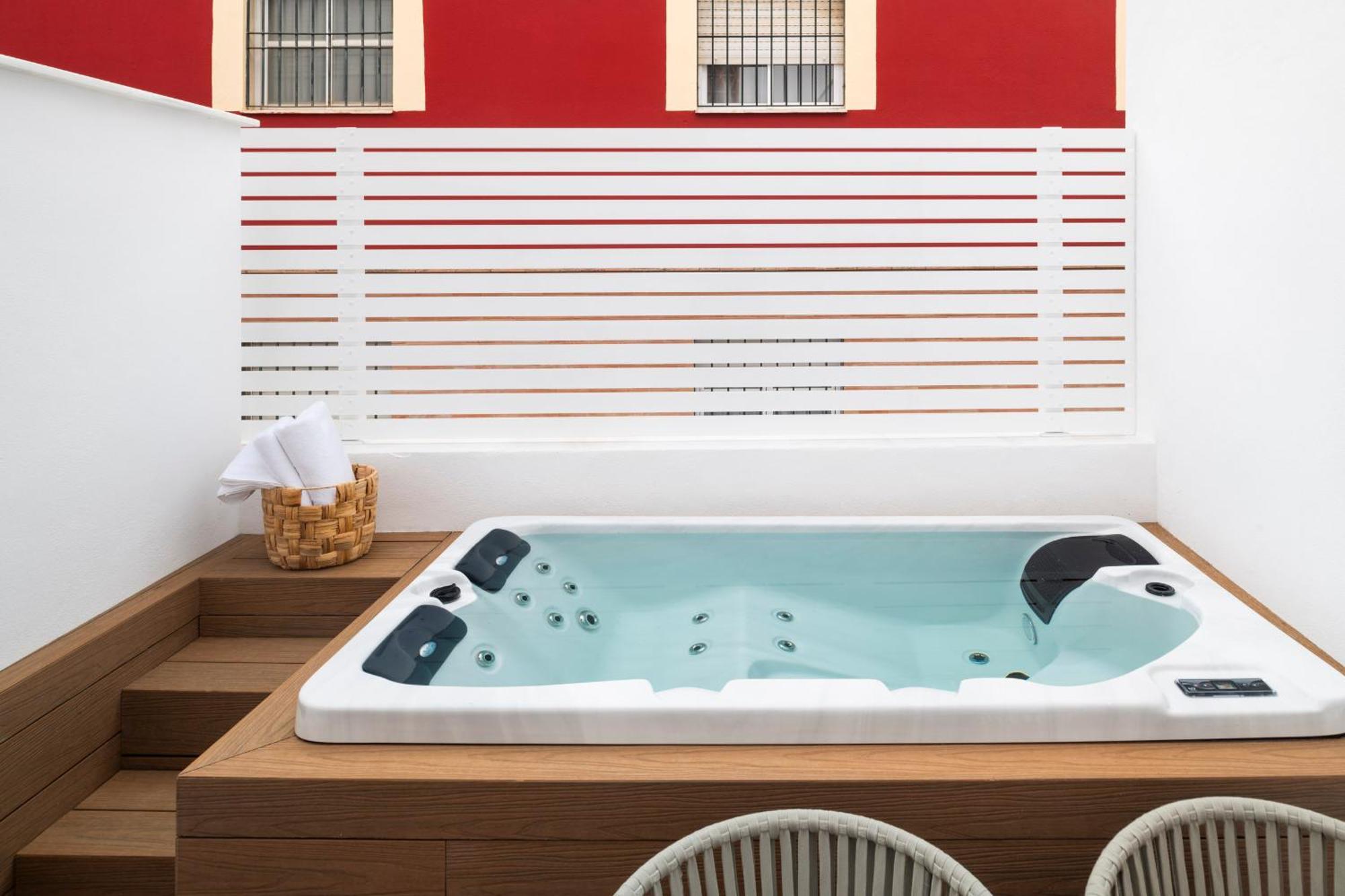 Magno Apartments Santa Clara - Private Terraces With Jacuzzi 세비야 외부 사진