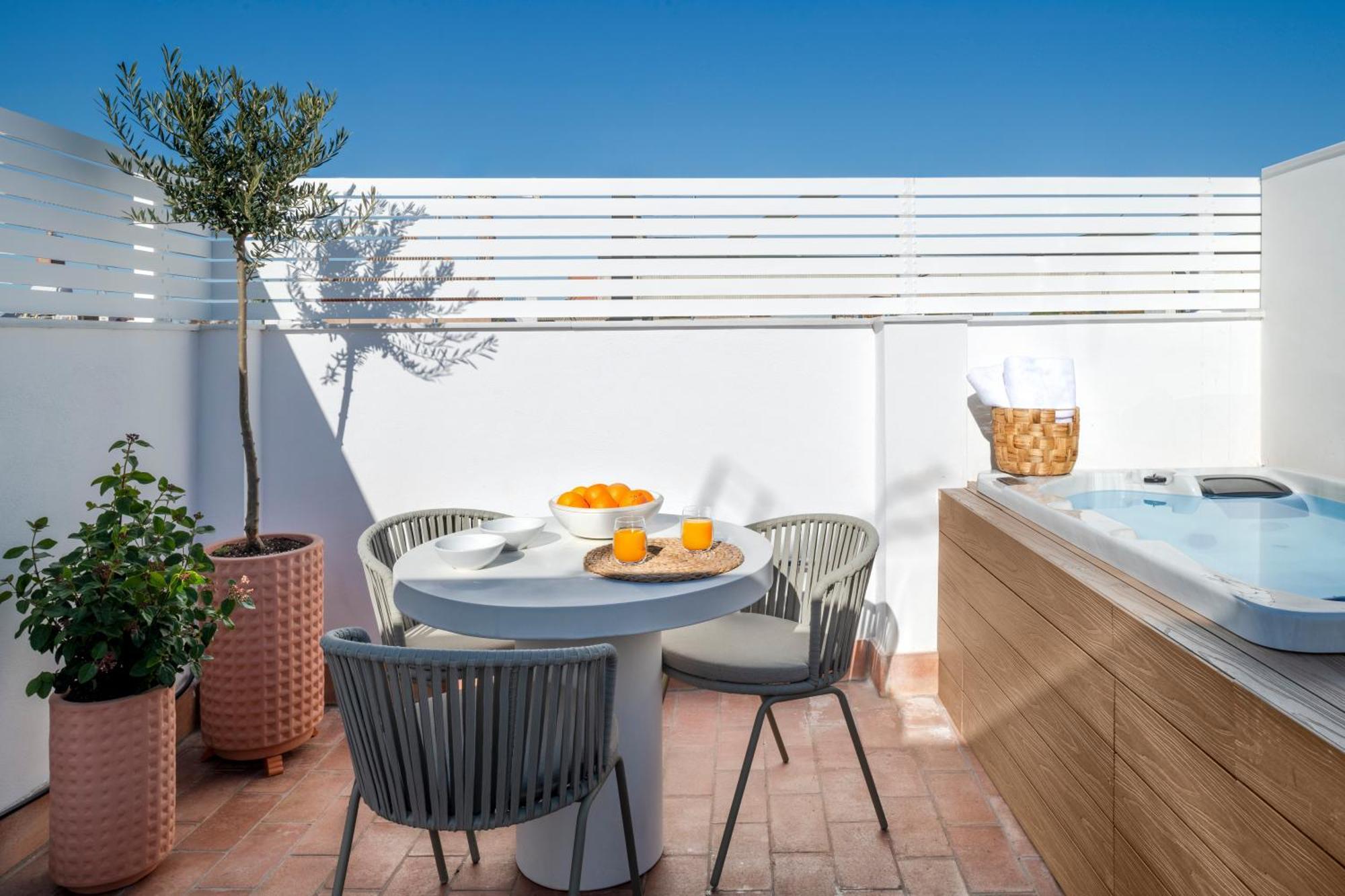 Magno Apartments Santa Clara - Private Terraces With Jacuzzi 세비야 외부 사진