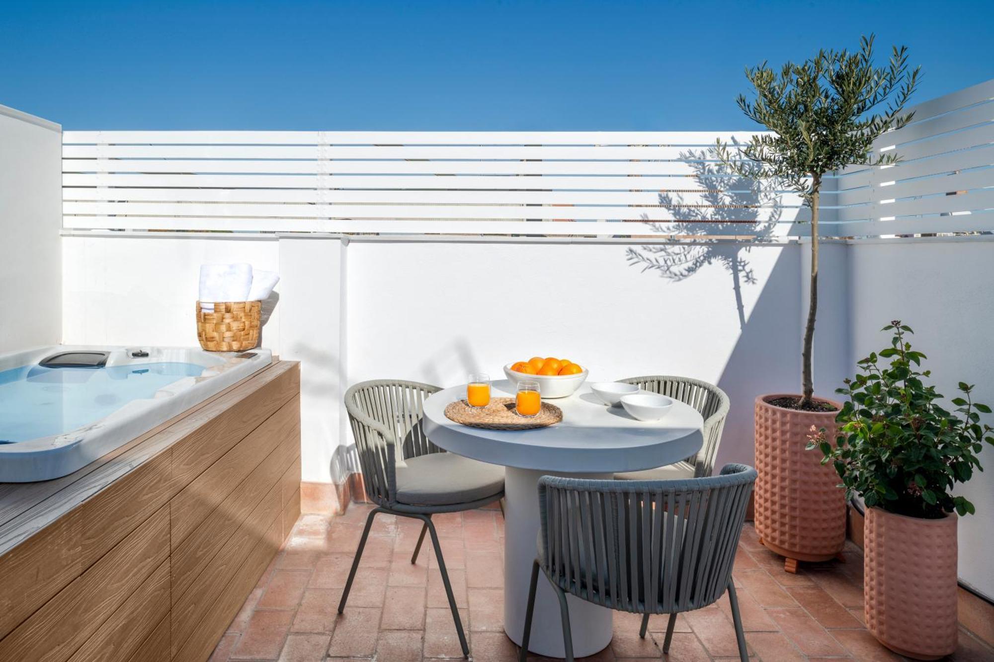 Magno Apartments Santa Clara - Private Terraces With Jacuzzi 세비야 외부 사진